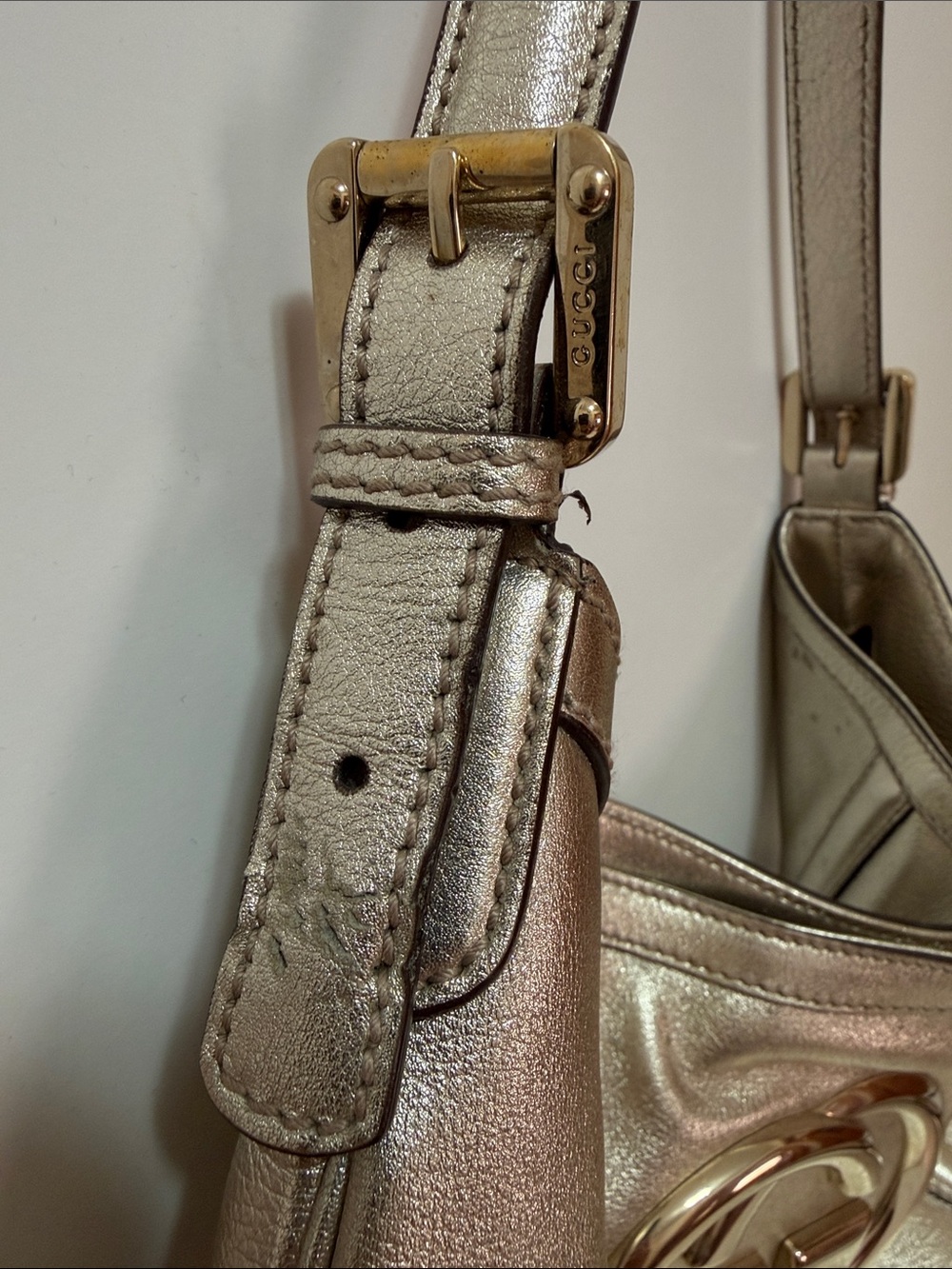 Gucci Interlocking G Britt Champagne Leather Hobo Shoulder Bag - Picture 6 of 13